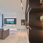 Luxury In Smichov Appartement Praag
