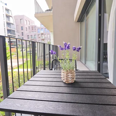 Luxury In Smichov شقة *